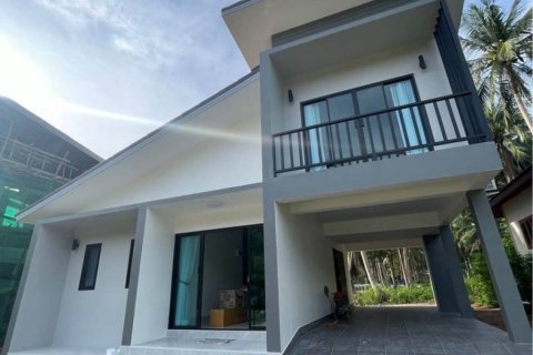 House in Surat Thani, Thailand 3 bedrooms № 115408 - photo 2