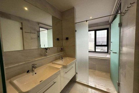 Condo in Watthana, Bangkok, Thailand, 2 bedrooms  № 137868 - photo 13