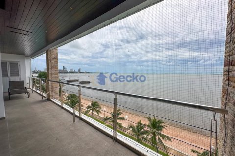Condo in Pattaya, Thailand, 4 bedrooms № 197197 - photo 15