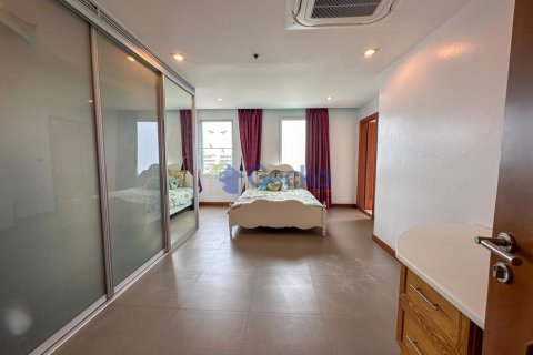 Condo in Pattaya, Thailand, 4 bedrooms № 197197 - photo 26