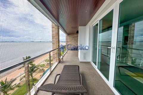 Condo in Pattaya, Thailand, 4 bedrooms № 197198 - photo 13
