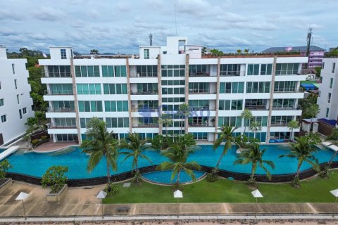Condo in Pattaya, Thailand, 4 bedrooms № 197198 - photo 3