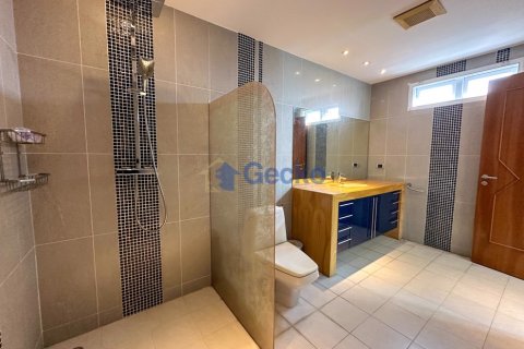 Condo in Pattaya, Thailand, 4 bedrooms № 197198 - photo 18