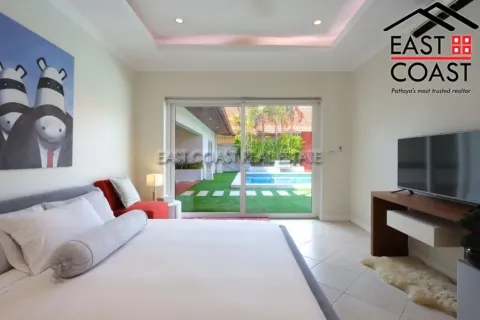 Casa de 5 dormitorios en Jomtien Beach, Pattaya, Tailandia № 213398 - foto 12