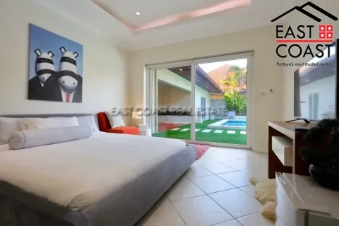 Casa de 5 dormitorios en Jomtien Beach, Pattaya, Tailandia № 213398 - foto 11