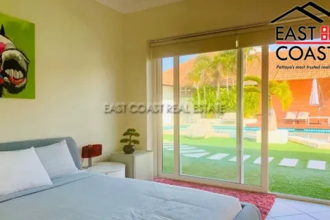Casa de 5 dormitorios en Jomtien Beach, Pattaya, Tailandia № 213398 - foto 20