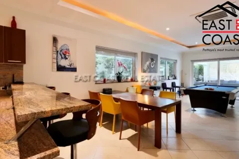 Casa de 5 dormitorios en Jomtien Beach, Pattaya, Tailandia № 213398 - foto 7