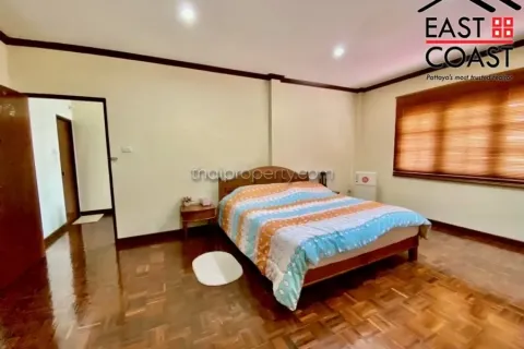 Casa de 3 dormitorios en Pattaya, Tailandia № 213400 - foto 4