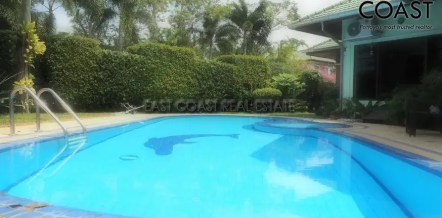 Casa de 3 dormitorios en Pattaya, Tailandia № 213402