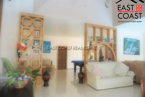 Casa de 3 dormitorios en Pattaya, Tailandia № 213402 - foto 6