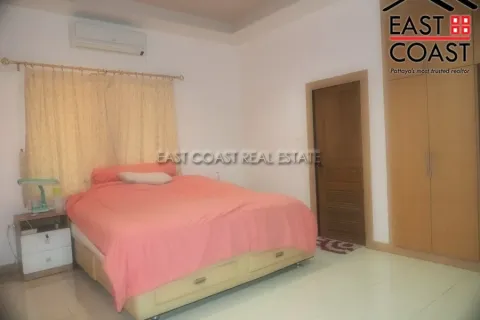 Casa de 3 dormitorios en Pattaya, Tailandia № 213402 - foto 13