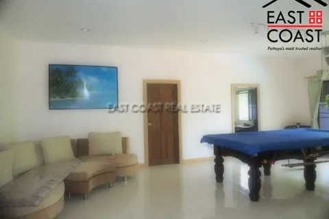 Casa de 3 dormitorios en Pattaya, Tailandia № 213402 - foto 10