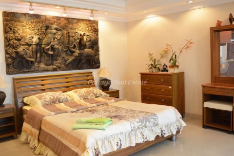 Studio in the Condo in Bang Lamung, Thailand № 205076 - photo 5