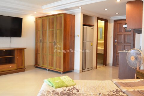 Studio in the Condo in Bang Lamung, Thailand № 205076 - photo 2