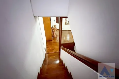 Duplex in Watthana, Bangkok, Thailand 4 Schlafzimmer № 215071 - Foto 11