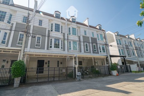 Duplex in Bang Kapi, Bangkok, Thailand 3 bedrooms № 157023 - photo 5