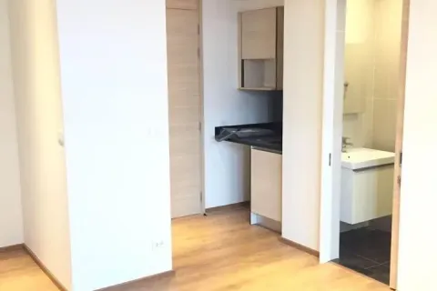 Studio in the Condo in Khlong Toei, Bangkok, Thailand  № 157021