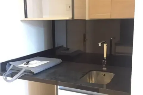 Studio in the Condo in Khlong Toei, Bangkok, Thailand № 157021 - photo 2