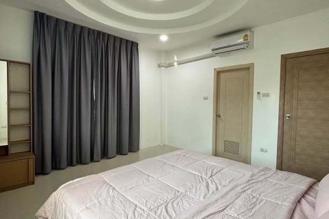 House in Phuket, Thailand 3 bedrooms № 147316 - photo 13