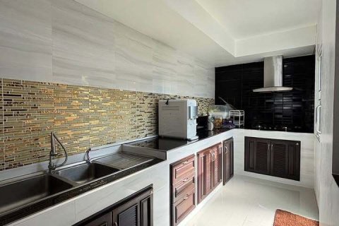 House in Phuket, Thailand 3 bedrooms № 147316 - photo 12