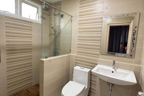 House in Phuket, Thailand 3 bedrooms № 147316 - photo 8