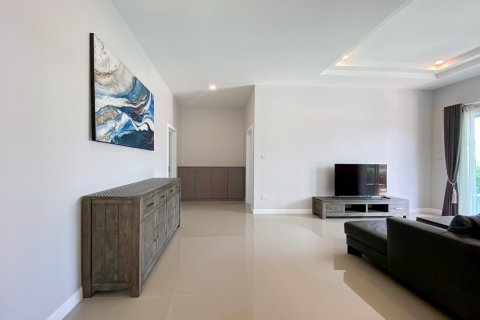 Villa in Hua Hin, Thailand 3 bedrooms № 168546 - photo 9