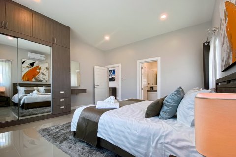 Villa in Hua Hin, Thailand 3 bedrooms № 168546 - photo 15