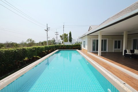 Villa in Hua Hin, Thailand 3 bedrooms № 168544 - photo 4