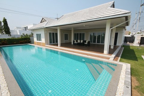 Villa in Hua Hin, Thailand 3 bedrooms № 168544 - photo 3