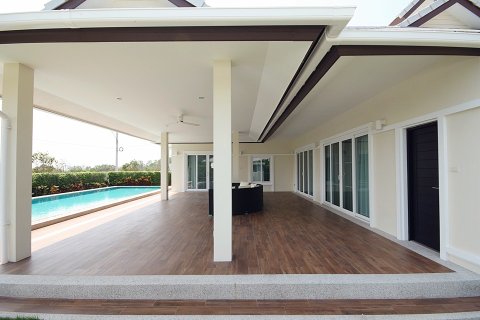 Villa in Hua Hin, Thailand 3 bedrooms № 168544 - photo 9