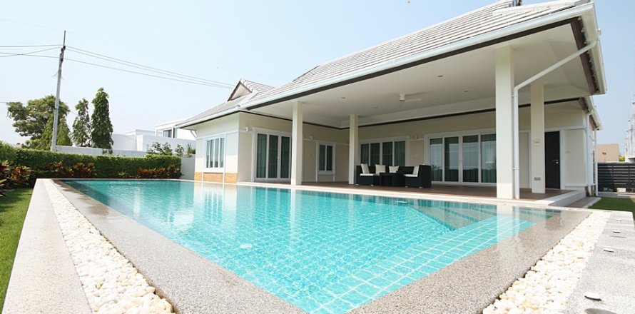 Villa in Hua Hin, Thailand 3 bedrooms № 168544