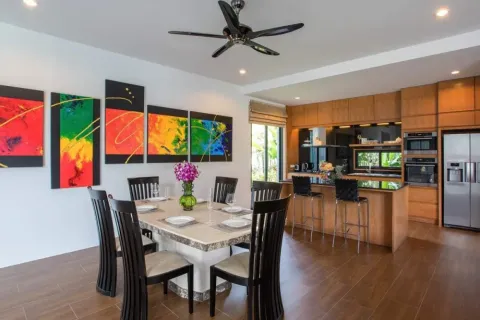 Villa in Phuket, Thailand 3 bedrooms № 144563 - photo 2