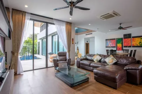 Villa in Phuket, Thailand 3 bedrooms № 144563 - photo 3