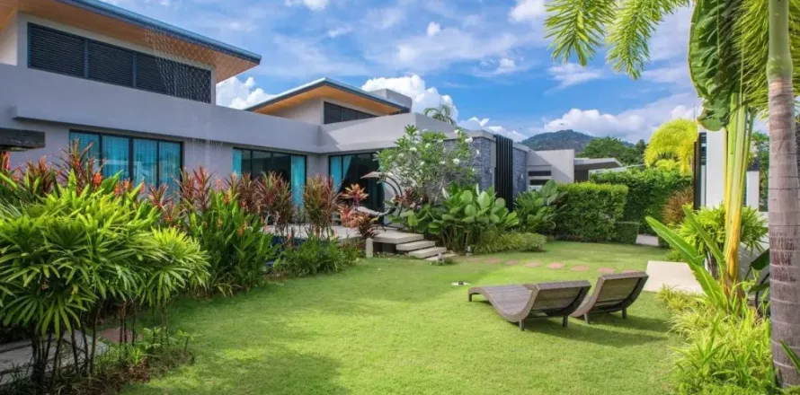 Villa in Phuket, Thailand 3 bedrooms № 144563