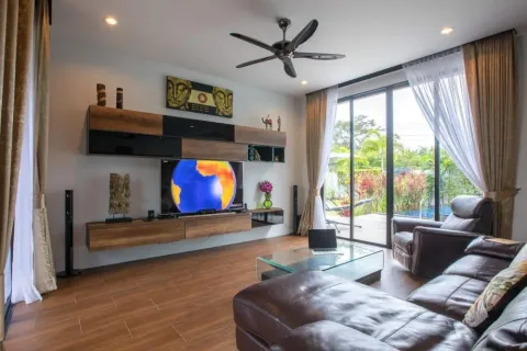 Villa in Phuket, Thailand 3 bedrooms № 144563 - photo 4