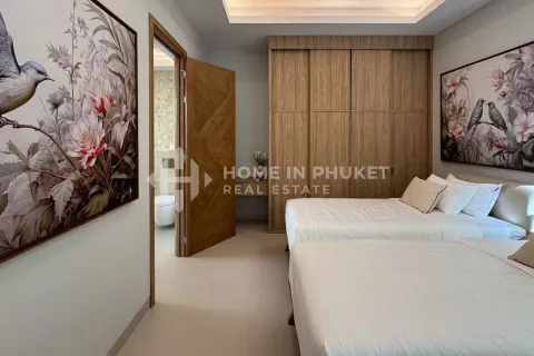 House in Phuket, Thailand 4 bedrooms № 144557 - photo 26