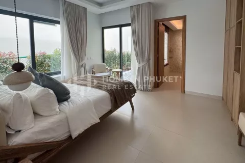 House in Phuket, Thailand 4 bedrooms № 144557 - photo 22