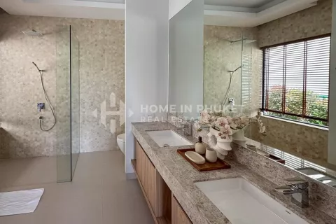 House in Phuket, Thailand 4 bedrooms № 144557 - photo 18