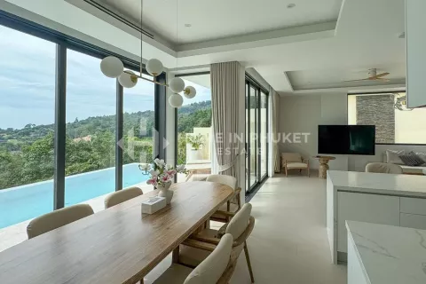House in Phuket, Thailand 4 bedrooms № 144557 - photo 1