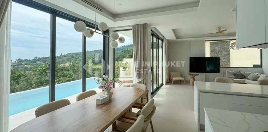 House in Phuket, Thailand 4 bedrooms № 144557