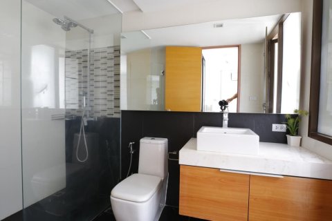 Студия в кондо в Клонг Тоэй, Бангкок, Таиланд № 163382 - фото 5