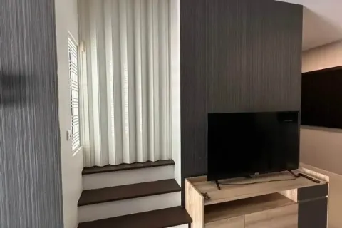 Таунхаус в Чиангмае, Таиланд с 3 спальнями  № 163380 - фото 2