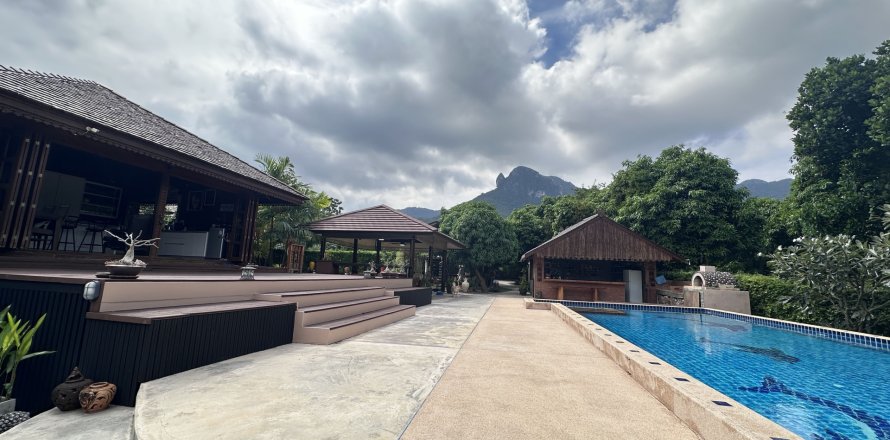 House in Hua Hin, Thailand 5 bedrooms № 163381