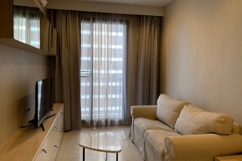 Condo in Bangkok, Thailand, 2 bedrooms  № 143140 - photo 1