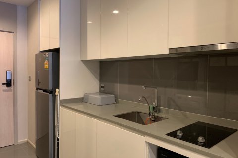 Condo in Bangkok, Thailand, 2 bedrooms  № 143140 - photo 5