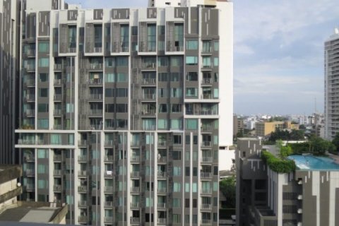 Condo in Bangkok, Thailand, 2 bedrooms  № 143140 - photo 8