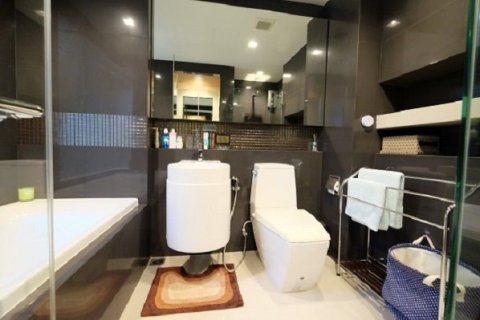 Condo in Sathon, Bangkok, Thailand, 2 bedrooms  № 169379 - photo 8