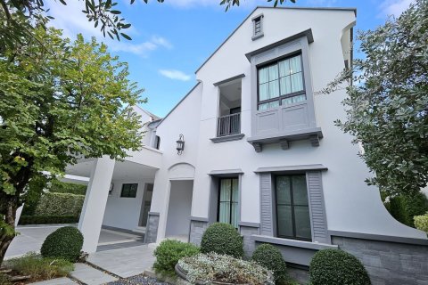 Дом в Сапхансунге, Бангкок, Таиланд с 4 спальнями № 169384 - фото 1