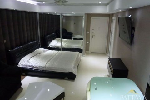 Condo in Pattaya, Thailand, 1 bedroom № 204229 - photo 3