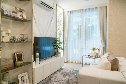 Студия в кондо в Ваттхане, Бангкок, Таиланд № 138772 - фото 1